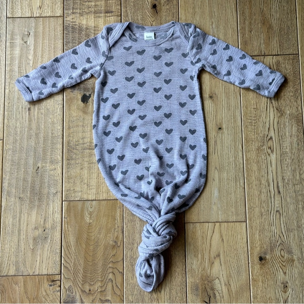 Kate Quinn Gray Pointelle Heart Print Knotted Baby Gown size 0-3 Months